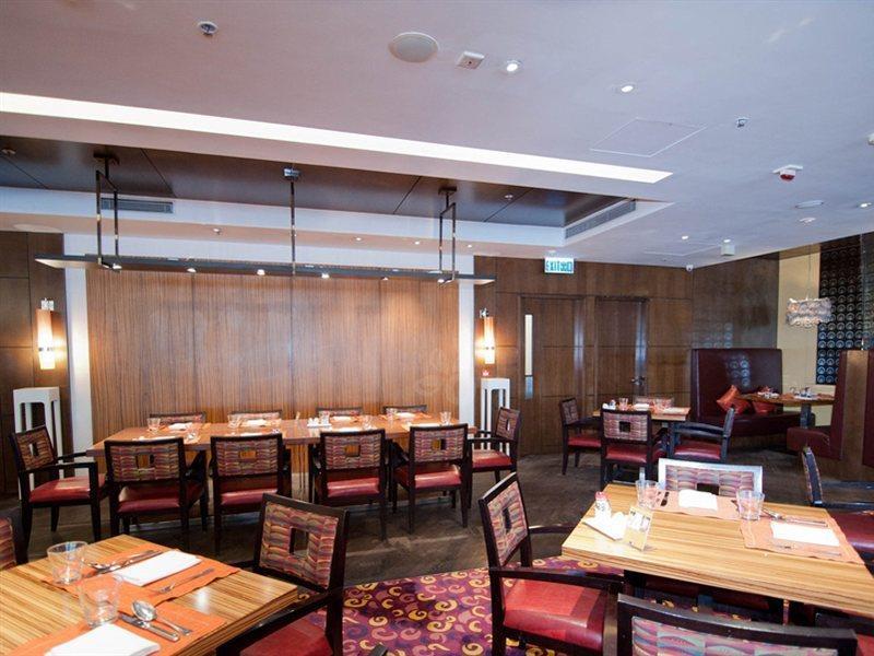 Khách sạn Courtyard By Marriott 4*