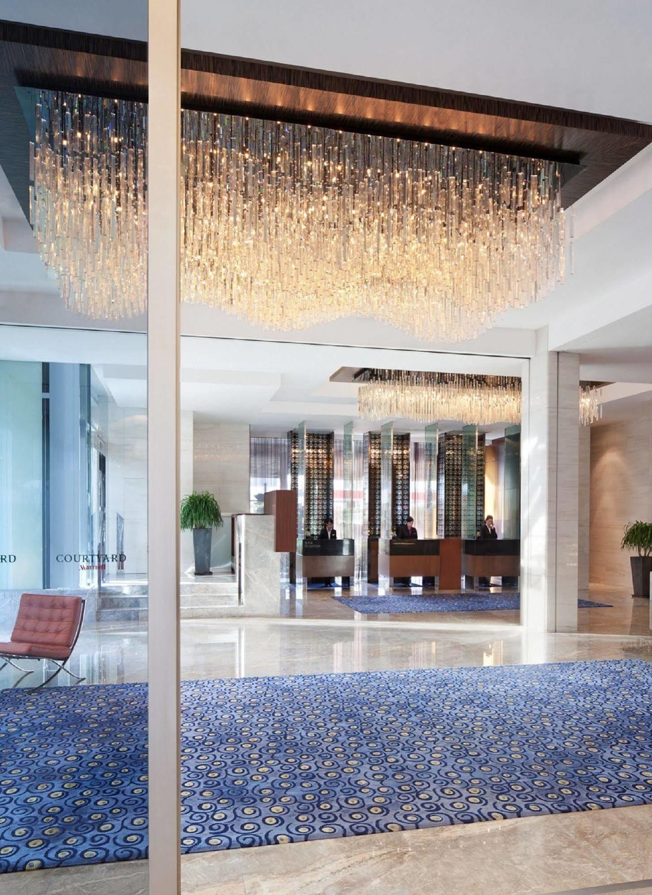 Khách sạn Courtyard By Marriott